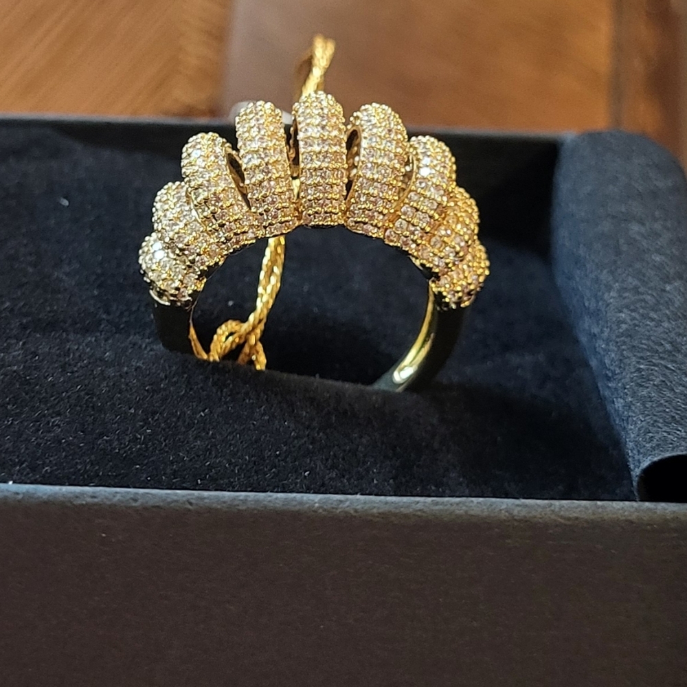 Eye Candy Gold and Sparkling Rhinestones Women's Ring